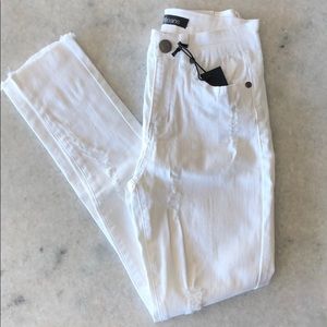White distressed skinny jeans - NWT
